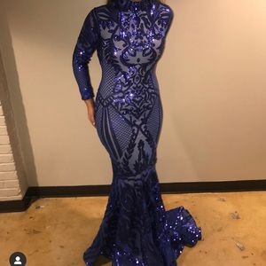 Dark blue Juan Carlos Pinera pageant gown.